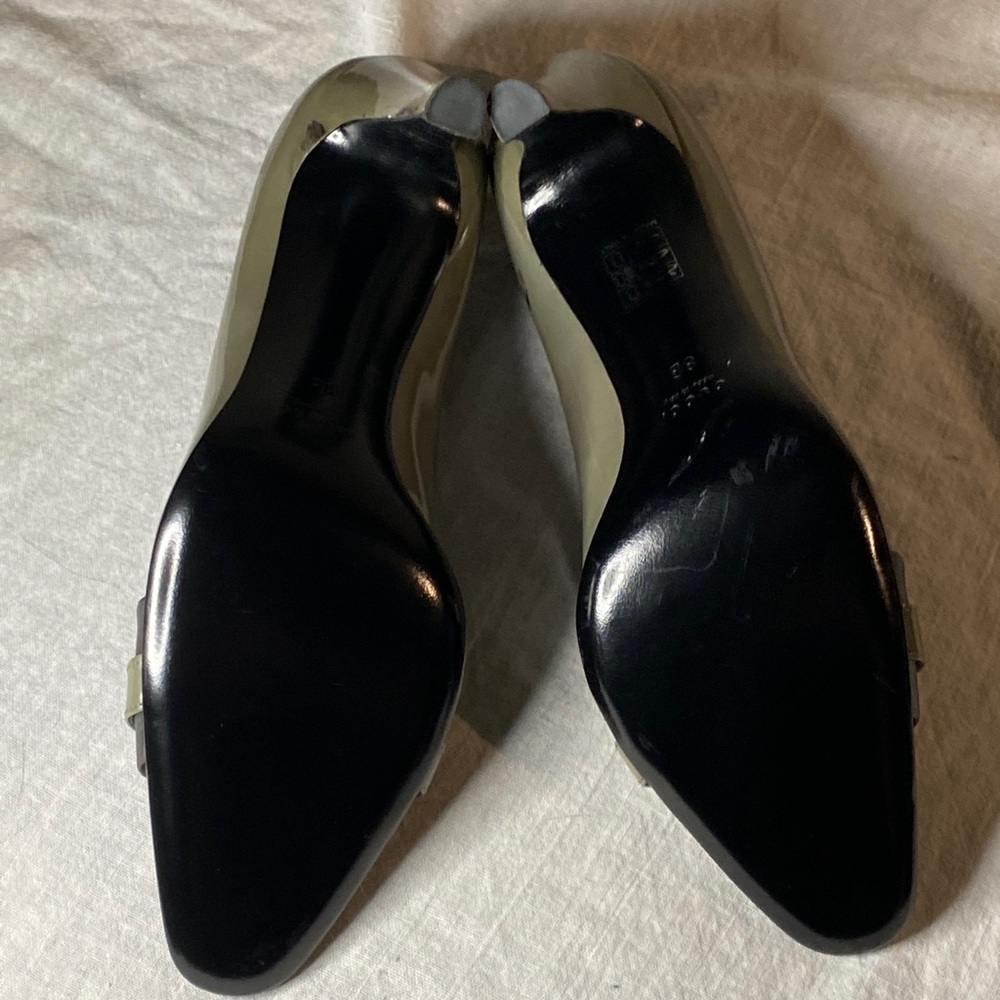 Gucci Grey Patent Leather Heels w/ Ribbon! So Fab! - Picture 7 of 7